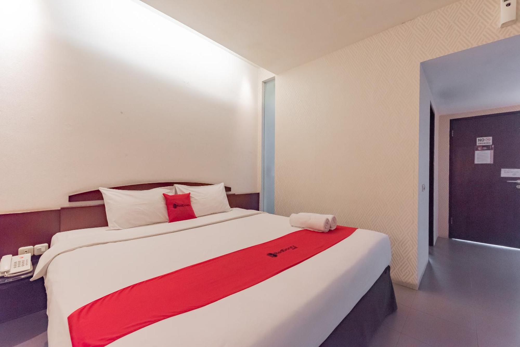 Reddoorz Plus @ Cipaganti Street 3 Bandung Exterior foto